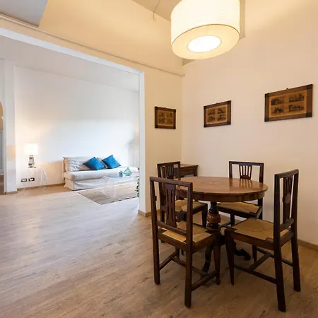 公寓 Lungarno Apartment, Free Parking *