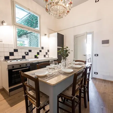 Lungarno Apartment, Free Parking 公寓