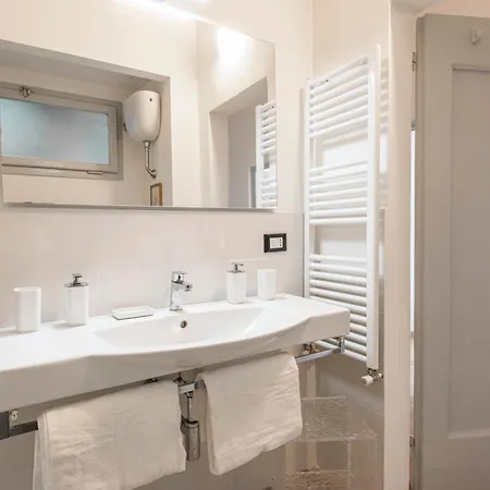 Lungarno Apartment, Free Parking 公寓